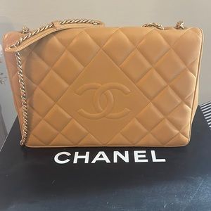 Authentic Chanel Diamond Flap Bag